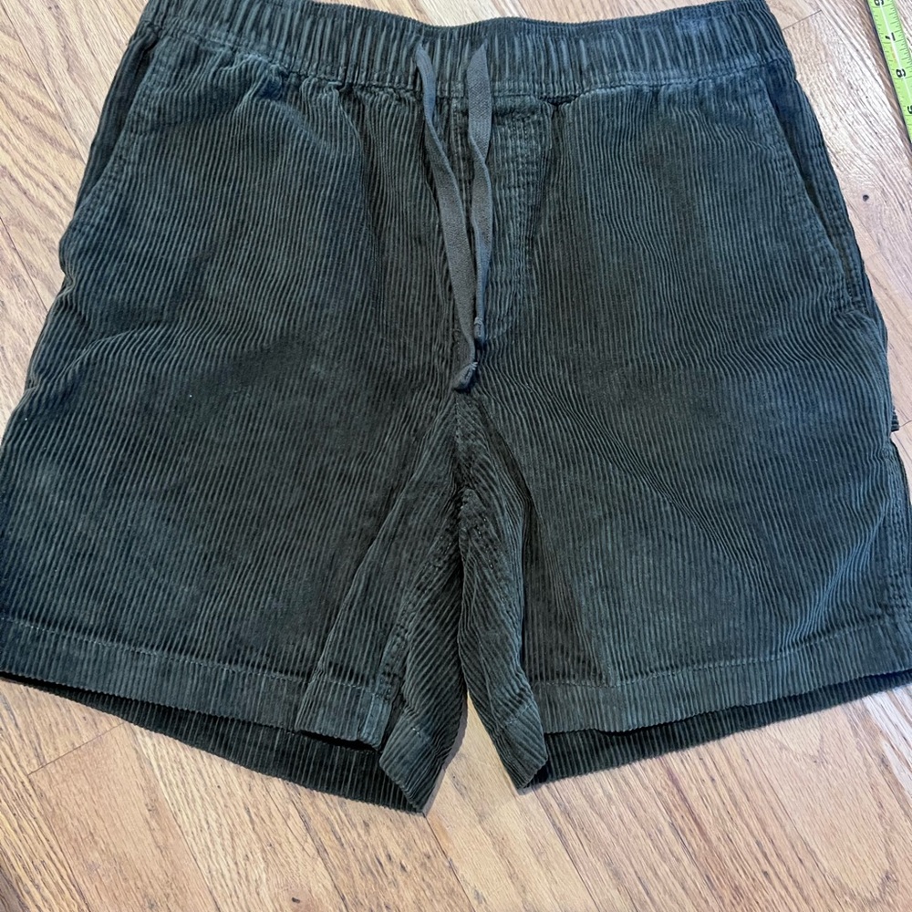 Men's Size Small "Original Use" Shorts GUC ❤️